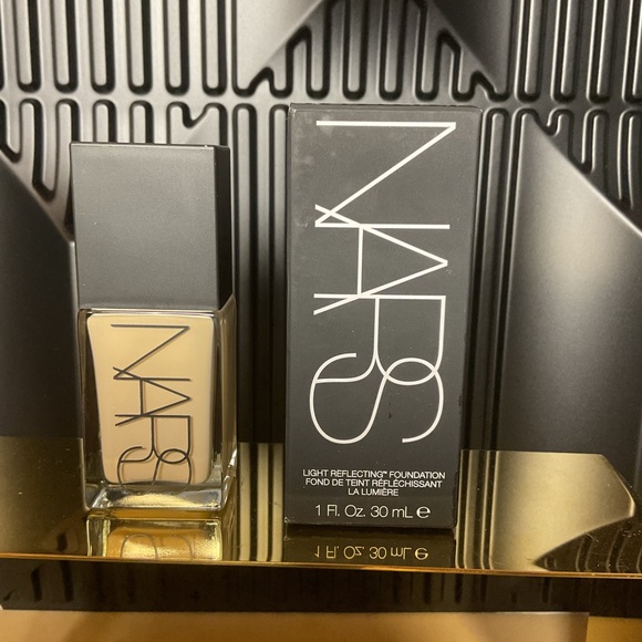 Nars | Light Reflecting Foundation in Siberia Light 0 BNIB - Picture 1 of 11